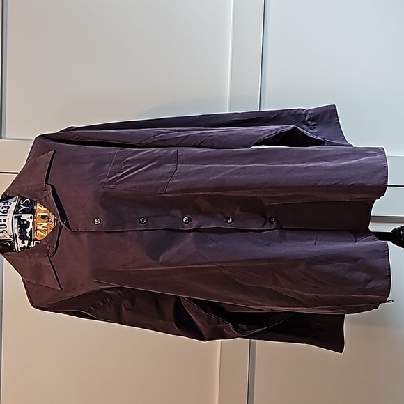 VanHeusen men's button-up shirt - Picture 1 of 7